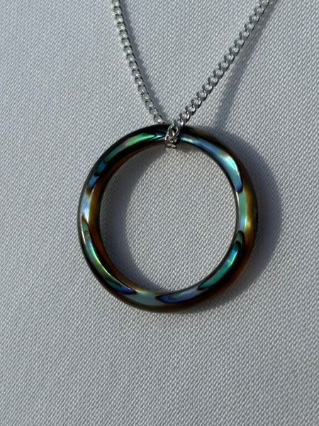 pāua sphere necklace