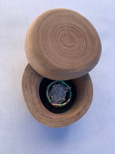 pāua sphere necklace