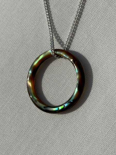 pāua sphere necklace