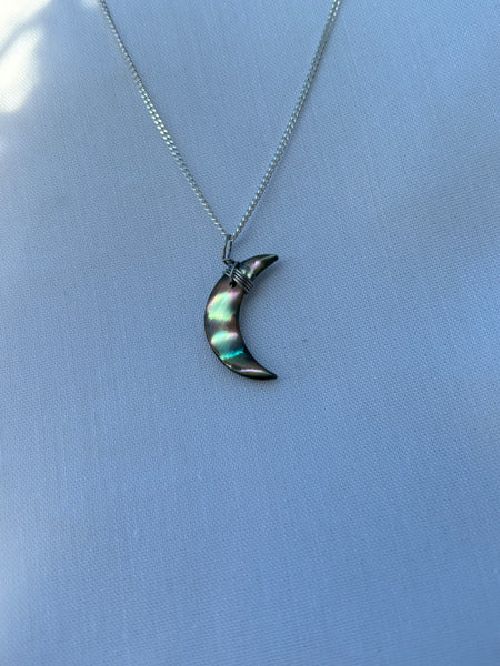 pāua moon necklace