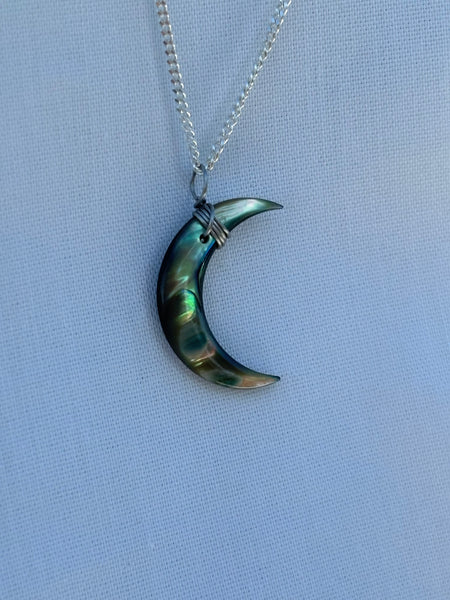 pāua moon necklace