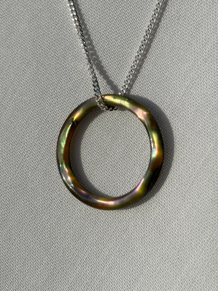 pāua sphere necklace