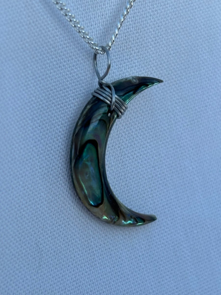 pāua moon necklace