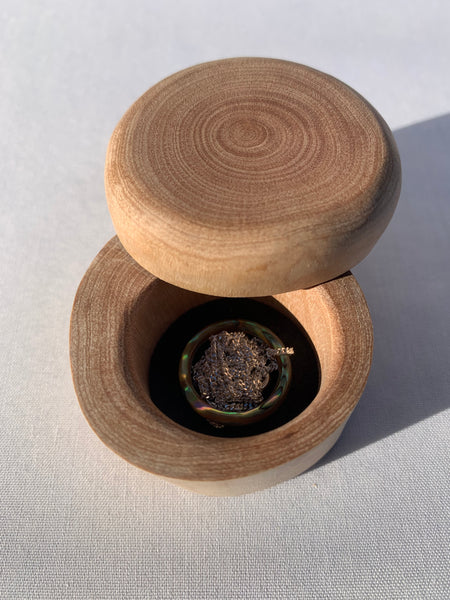 pāua sphere necklace