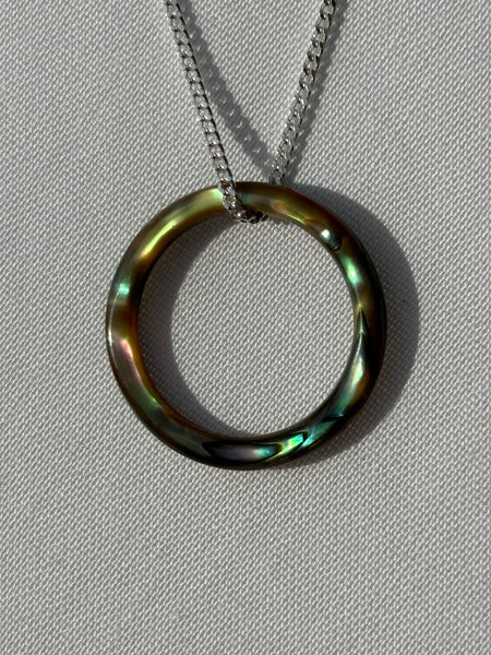 pāua sphere necklace