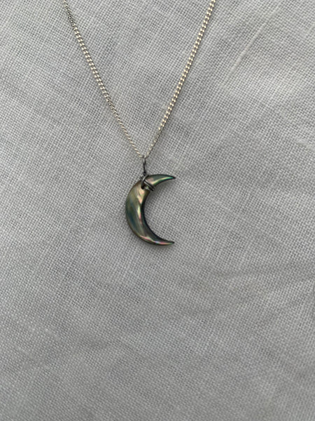 pāua moon necklace