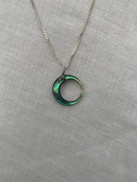 pāua moon necklace