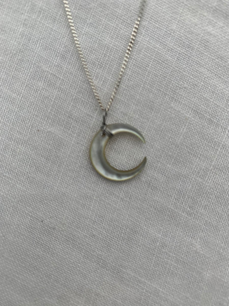 pāua moon necklace