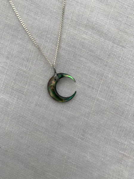 pāua moon necklace
