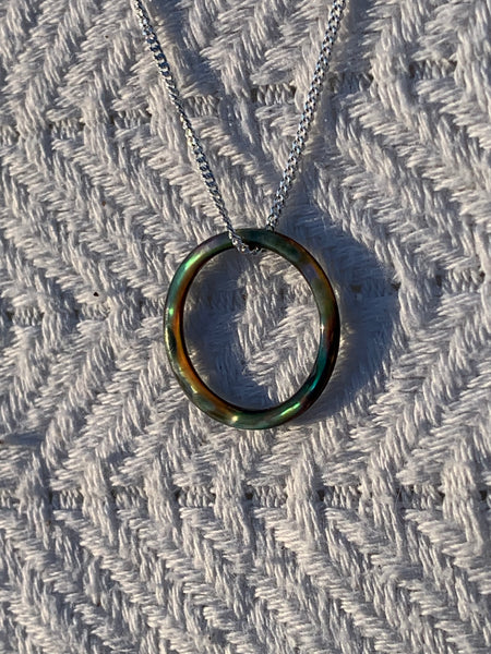 pāua sphere necklace