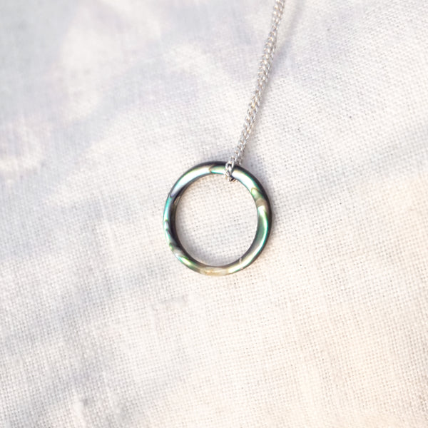 pāua sphere necklace