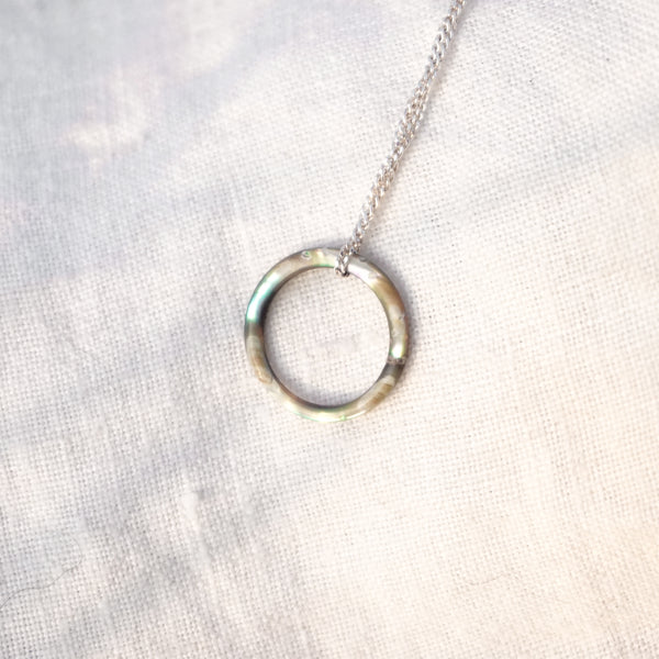 pāua sphere necklace