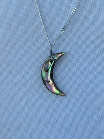 pāua moon necklace