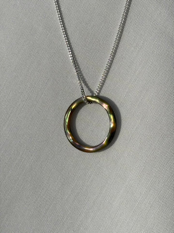 pāua halo necklace